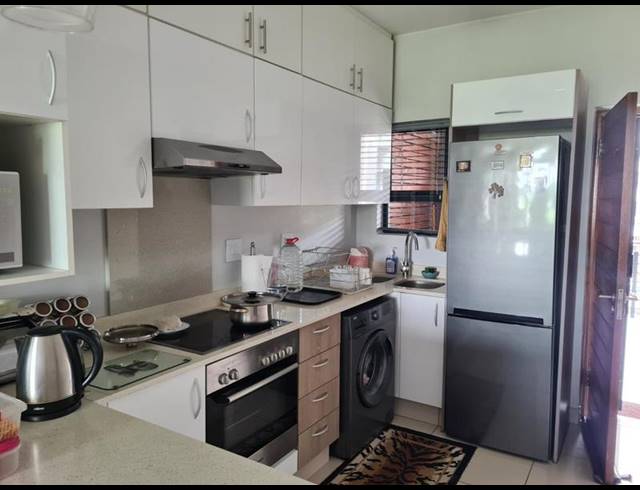 2 BEDROOM APARTMENT FOR SALE IN UMHLANGA RIDGE